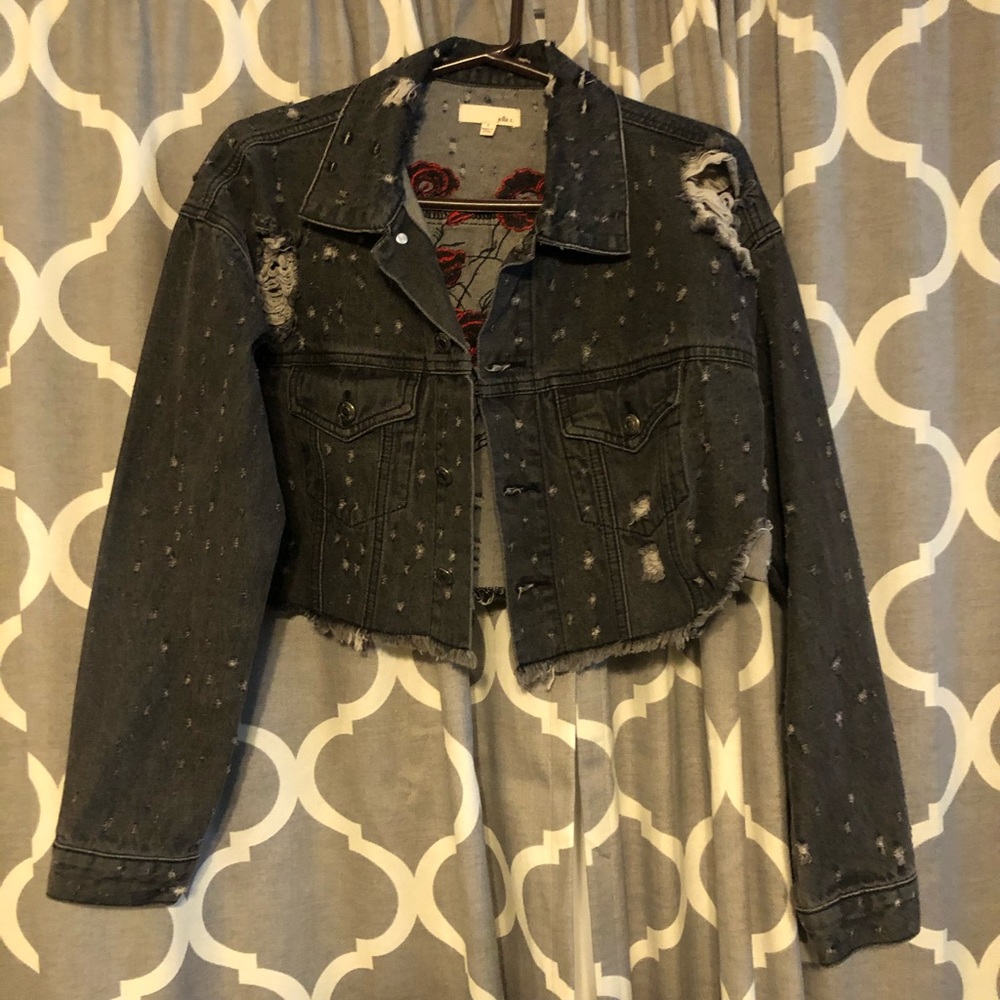 Cropped denim jacket